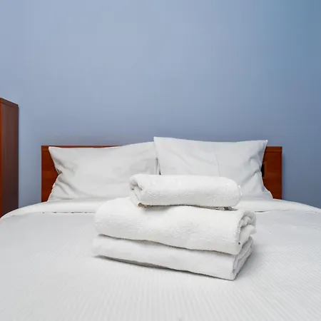 Cracow Vistula Harmony By Bookinghost Cracóvia